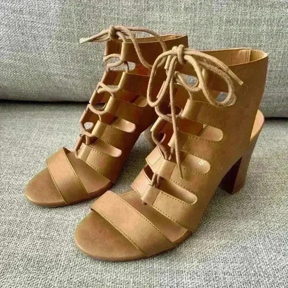 Joe Fresh | Brown block heel strappy lace up wedge heel size 8